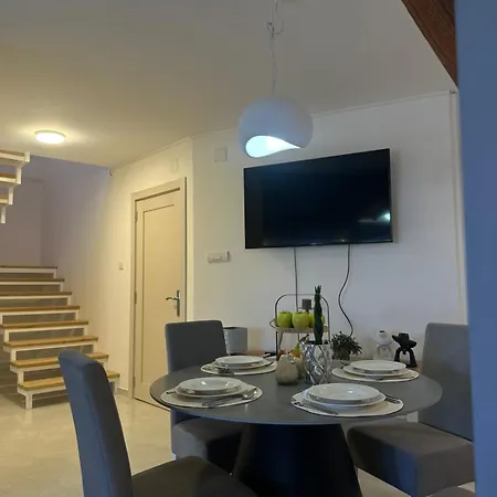 Iva Lux Appartement *